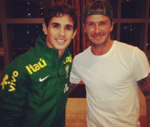 188体育盘口：奥斯卡晒六年前与贝克汉姆的合影,想回到那段时光